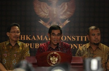 MAHKAMAH KONSTITUSI Batalkan UU No. 17/2012 Tentang Perkoperasian