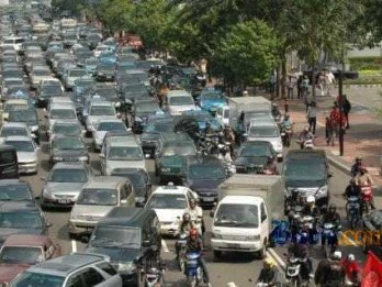 INFO LALU LINTAS: Jalan Masuk Jakarta Terpantau Padat