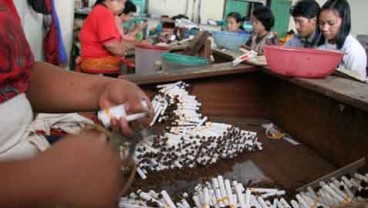 PABRIK ROKOK BANGKRUT: 40 Industri Kecil Rokok Gulung Tikar