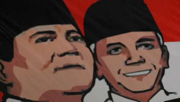 PRABOWO vs JOKOWI: Capres Prabowo Ikut Manaqiban di Pesantren Jember