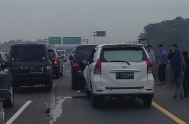 Kecelakaan Tol Cikunir Bikin Lalu Lintas Tersendat