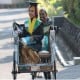 Raeni Anak Tukang Becak sebagai Lulusan Terbaik Unnes Lanjut Kuliah ke Inggris