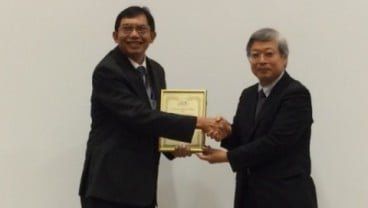 Guru Besar ITB Dapat Penghargaan Pengembangan Teknologi Informasi