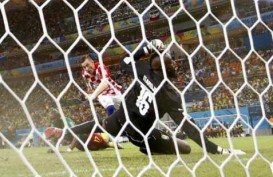 PIALA DUNIA 2014: Gol Olic di Menit 11 Bawa Kroasia Unggul 1-0 atas Kamerun