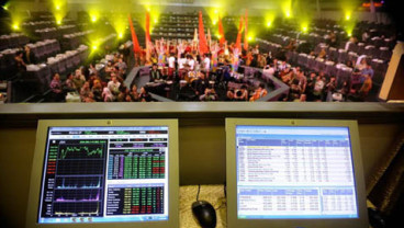 Mandiri Sekuritas: IHSG Menguat Terbatas, Beli 3 Saham Jual 2 Saham Ini