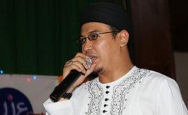 JELANG RAMADAN 2014: Makam Ustad Uje Dipadati Peziarah Dari Berbagai Daerah