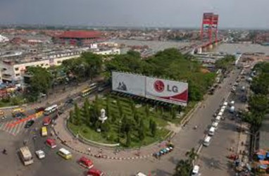 REVITALISASI PASAR: Aldiron Garap Proyek Revitalisasi Pasar Cinde Palembang