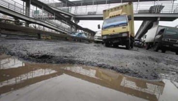 Jalan Rusak Hiasi Jabodetabek, Waspada Saat Berkendara