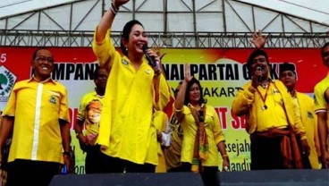 KAMPANYE PILPRES: Suhardi dan Titiek Soeharto Goyang Bersama Band Radja