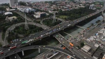 TRAFFIC UPDATE: Truk Mogok di KM 12.600, Tol Bekasi arah Halim Padat