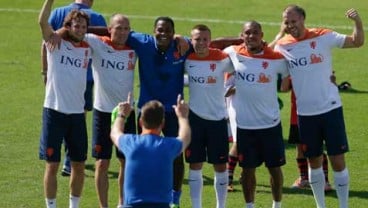 PEREMPAT FINAL PIALA DUNIA 2014: Nigel de Jong Diragukan Bisa Perkuat Belanda