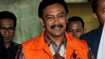 KASUS HAMBALANG: Andi Mallarangeng Dituntut 10 Tahun Penjara