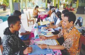 PPDB Online Lokal Hari Pertama Kacau, Ratusan Orang Tua Serbu Dinas Pendidikan DKI