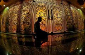 Kamus Ramadan: Lailatul Qadar Malam Penuh Benefit