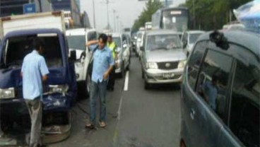 Kecelakaan Beruntun Tujuh Kendaraan, Tol Sunter-Priok Tersendat