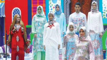 BUSANA LEBARAN: Ceria di Hari Kemenangan