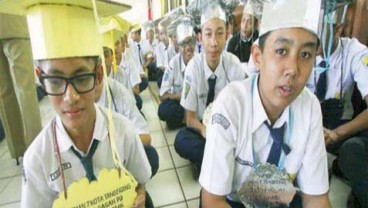 SISWA BARU: Saat Senioritas Tak Pernah Absen