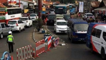 MUDIK LEBARAN 2014: Jelang Malam, Simpang Jomin Mulai Padat