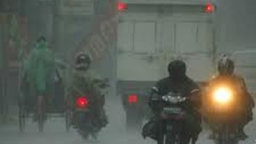 Jakarta Diguyur Hujan, Jalanan Tetap Padat