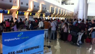 Volume Penumpang Bandara Juanda Turun