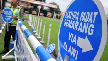 MUDIK LEBARAN: Pantura Macet, Jalur Tengah Lengang