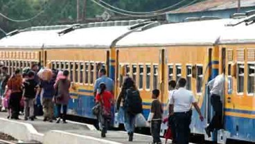 LEBARAN 2014: Stasiun Gambir Masih dipenuhi Calon Penumpang