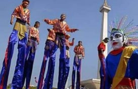 LIBUR LEBARAN 2014: Monas Diserbu Wisatawan, Tiket Murah