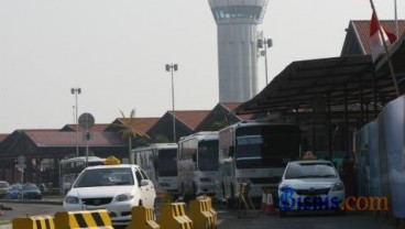 PUNCAK ARUS BALIK Pemudik di Bandara Soekarno-Hatta Telah Terlewati