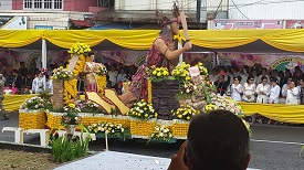 TOMOHON FLOWER FESTIVAL: 38 Peserta Ikut Parade Kendaraan Hias