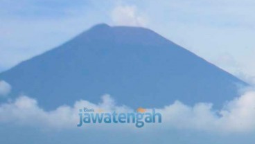 GUNUNG SLAMET Keluarkan 10 Kali Letusan Pijar