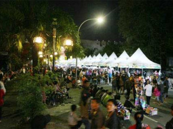 Oktober, 1.000 PKL Ramaikan Kaki Lima Night Market