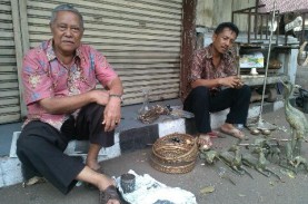 BARANG ANTIK: Pasar di Menteng Ini Punya Banyak Prestasi