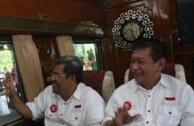 PENDIDIKAN GRATIS: Warga Bandung Tagih Janji Kampanye Aher-Deddy Mizwar