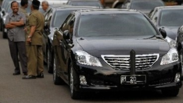 MOBIL DINAS MENTERI: Mercy Batal. Ini Kata Jokowi Soal Peluang Esemka