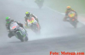 MOTOGP SAN MARINO: Hujan, Rossi Terpeleset & Marquez Posisi 2 di Latihan 1