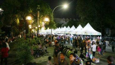 NIGHT MARKET: Jakarta Resmikan Area Pedagang Kaki Lima