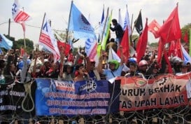 Ribuan Buruh Demo Tuntut Agenda Lama