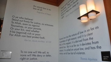 Ayat Alquran Terpampang di Dinding 'Words of Justice' Universitas Harvard