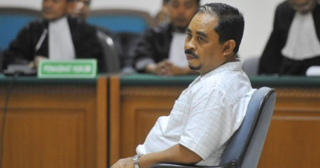 Mantan Presiden Partai Keadilan Sejahtera Luthfi Hasan Ishaq  dihukum 18 tahun penjara dan pencabutan hak politik untuk dipilih dalam jabatan publik oleh Majelis Hakim Kasasi MA, Artidjo Alkostar./Antara