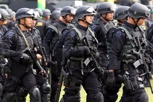 Terduga Teroris: Densus 88 Sergap Pasangan Suami Istri