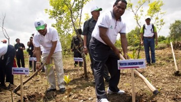 Menteri LH Balthasar Kambuaya Sempatkan Lantik Pejabat Strategis Sebelum Lengser