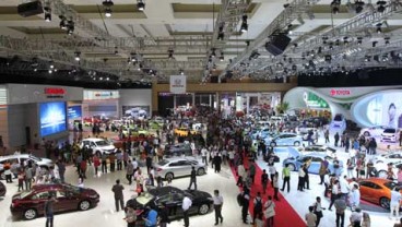 IIMS 2014: Febrizky dari Daihatsu Sandang Mahkota Miss Motor Show 2014