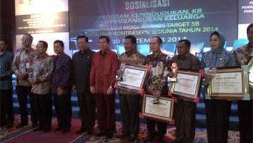 MDG's AWARD: 13 Kepala Daerah Raih Pengharagaan di Bidang Kematian Ibu Melahirkan