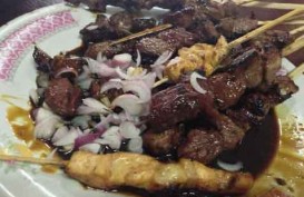 MENU NUSANTARA: Nikmati Cabuk Rambak dan Sate Kere di Festival Kuliner Pasaraya