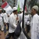 Demo FPI Tolak Ahok: Mobil Anggota DPRD DKI Dilempari Batu