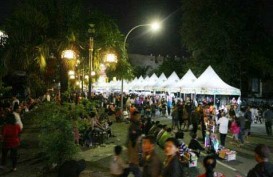 KAKI LIMA NIGHT MARKET: Transaksi Dengan E-Money