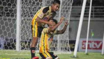 MITRA KUKAR VS PERSIB BANDUNG: Skor Akhir 2-3