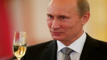 KRISIS UKRAINA: Putin Perintahkan Pasukan Rusia Mundur ke Pangkalan Militer