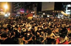 DEMO HONG KONG: Polisi Mulai Bersihkan Blokade Kota