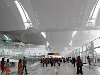 KABUT ASAP: Selimuti Bandara Sultan Syarif Kasim II Pekanbaru dan  Sultan Mahmud Badaruddin II Palembang